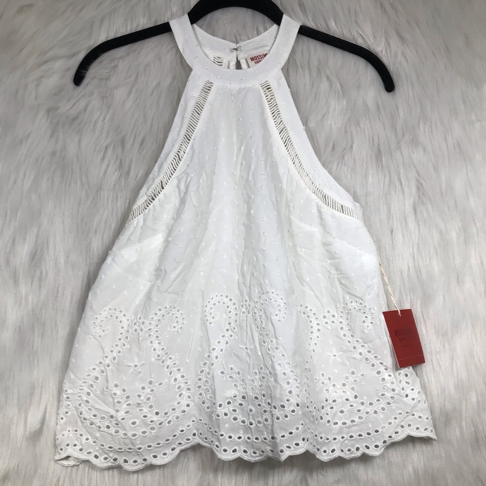 🖤NWT Mossimo White Tank with Embroidered Detail
